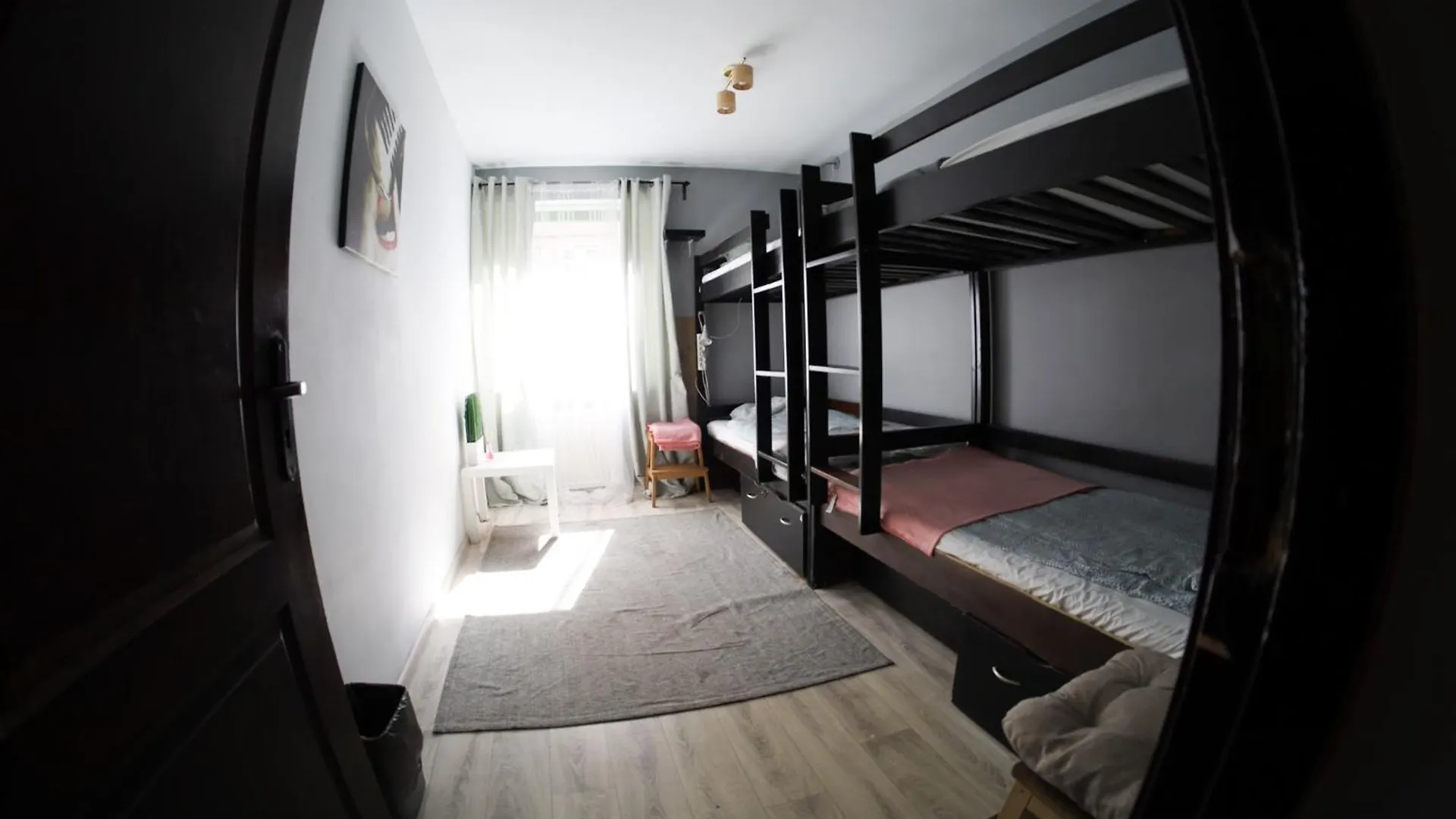 Sunny Hostel 49 브로츠와프 0*,  폴란드