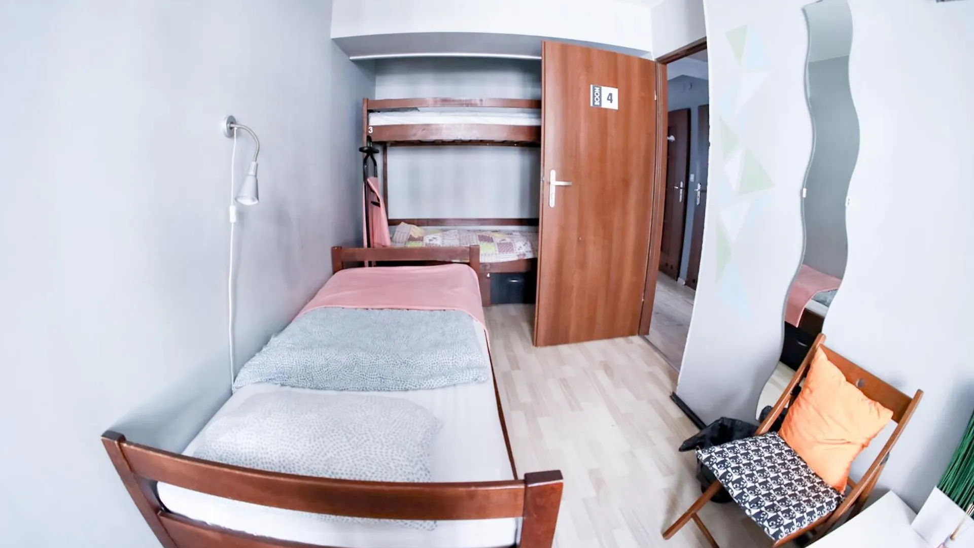 Sunny Hostel 49 브로츠와프